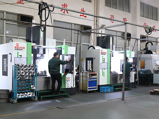 回转顶针厂家生产车间